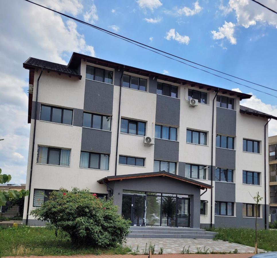 Studio Home Onesti Exteriér fotografie